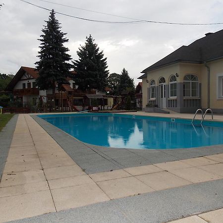 Balatonföldvár Hotel Family المظهر الخارجي الصورة