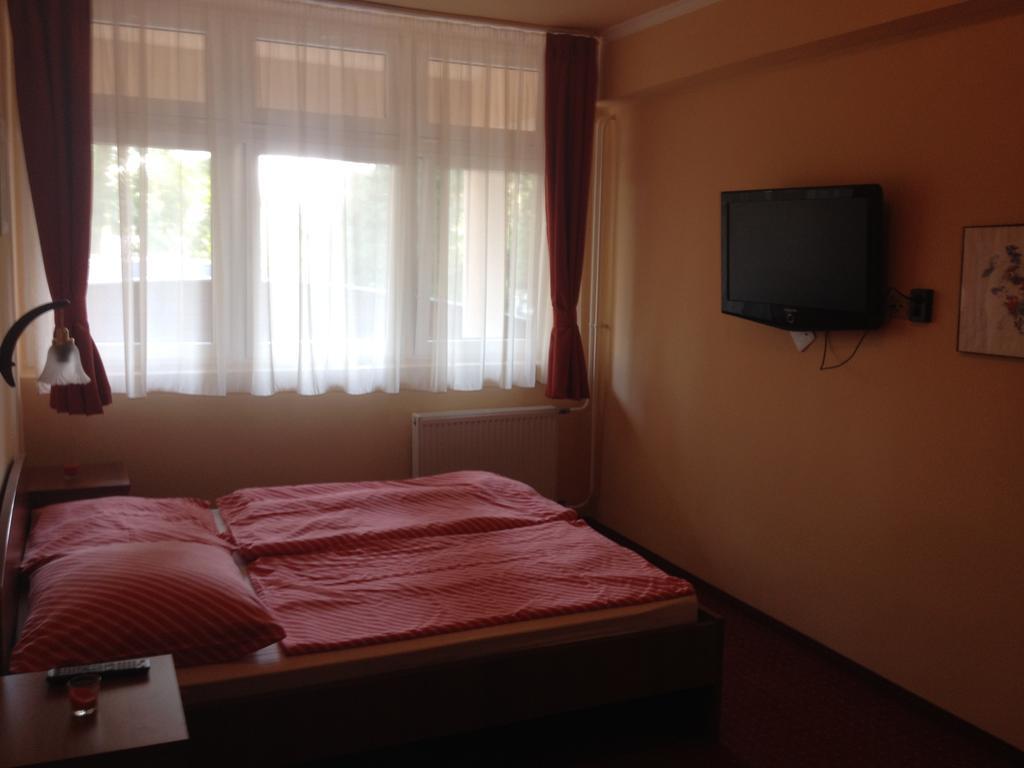 Balatonföldvár Hotel Family الغرفة الصورة