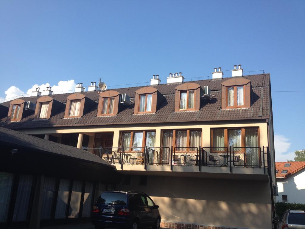 Balatonföldvár Hotel Family المظهر الخارجي الصورة