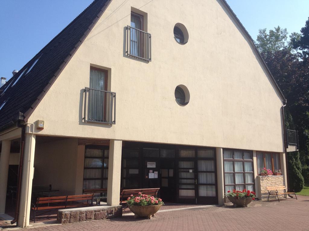 Balatonföldvár Hotel Family المظهر الخارجي الصورة