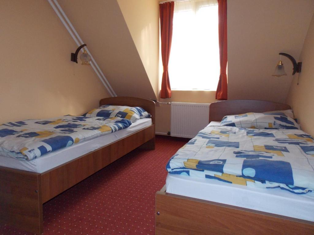 Balatonföldvár Hotel Family الغرفة الصورة